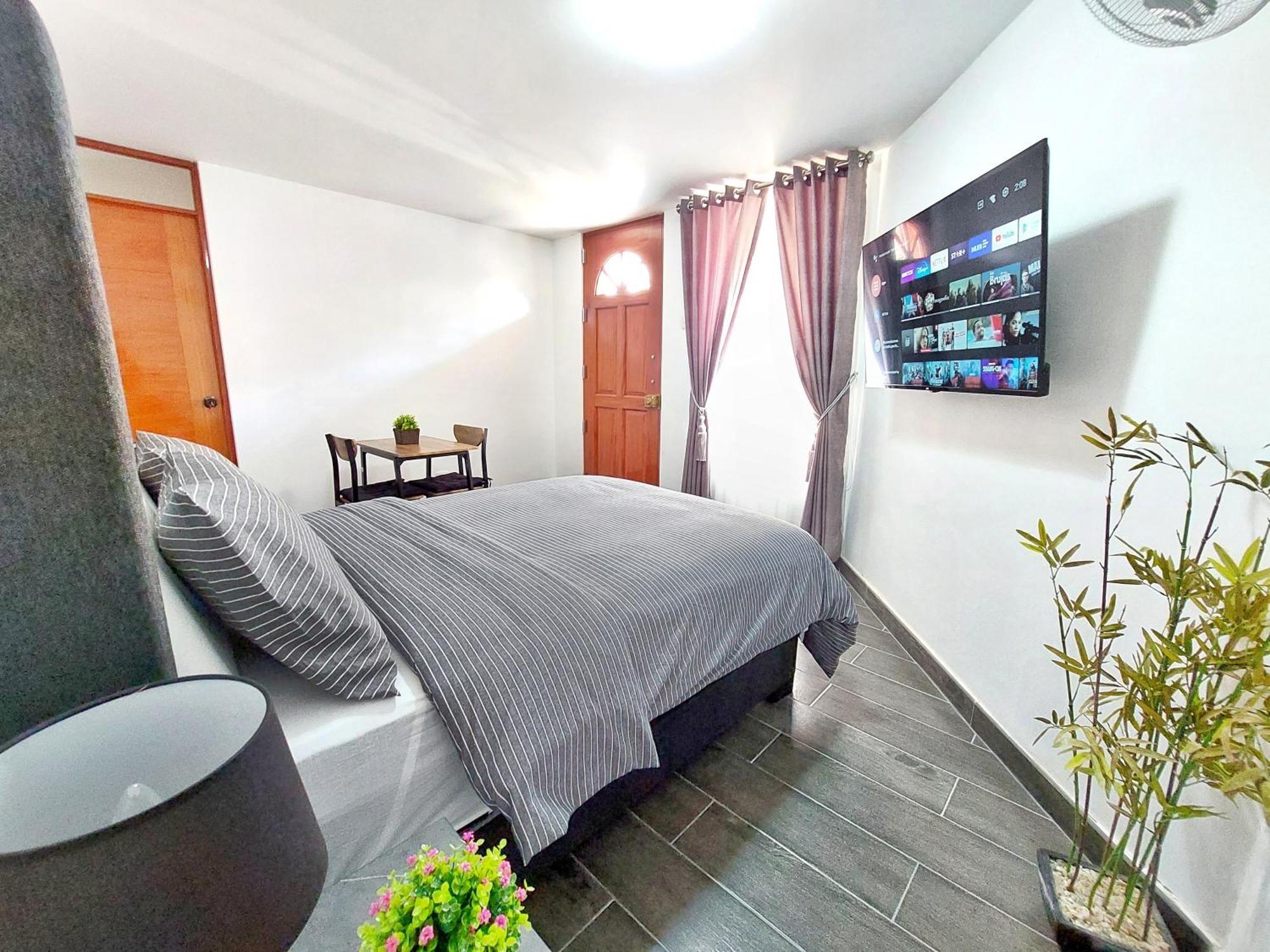 Hospedaje Celerina & Elio ลิมา ภายนอก รูปภาพ